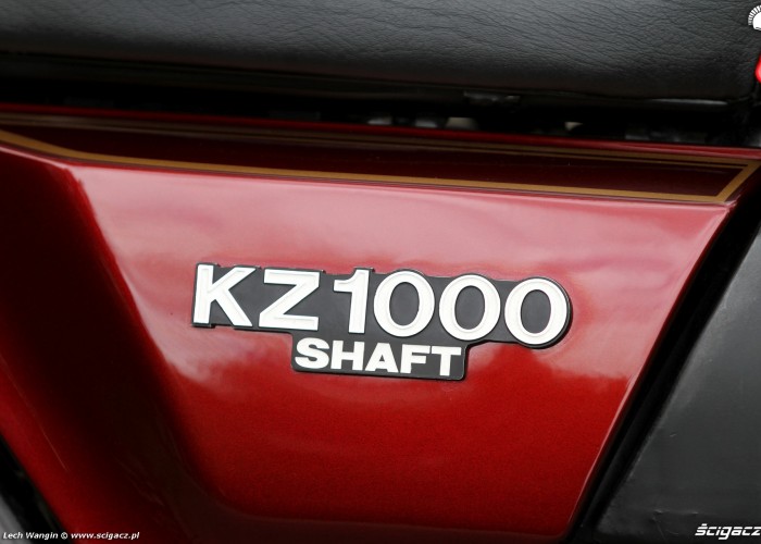 16 Kawasaki KZ 1000 ST detale