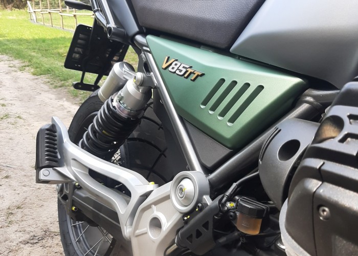 20 Moto Guzzi V85 TT 2022 logo