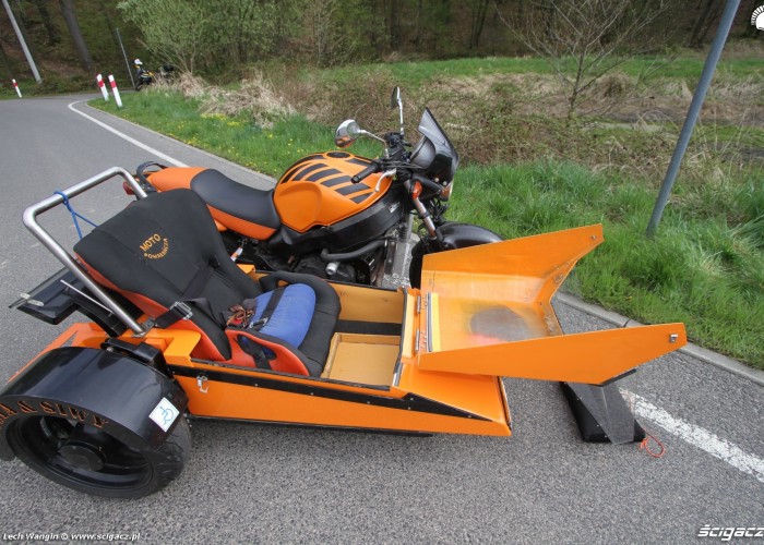 08 Sidecar Moto Pomarancza wozek boczny