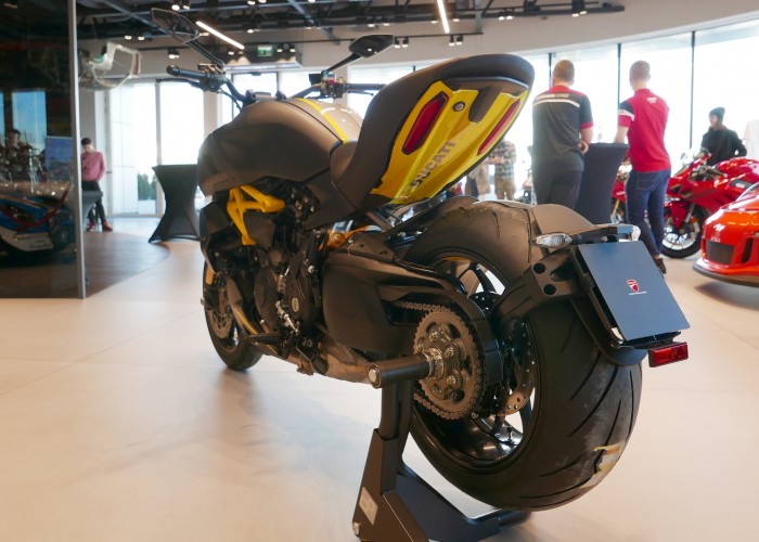 Ducati Diavel 1260 S Black Steel model 2022 tyl