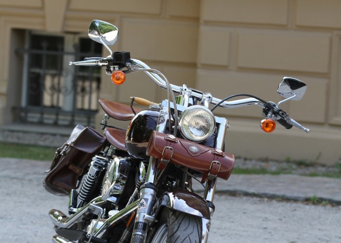 18 Harley Davidson Dyna Wide Glide przod