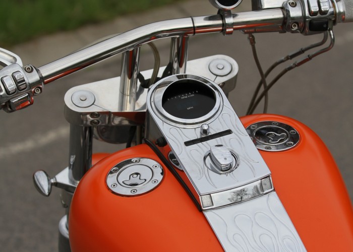 26 Harley Davidson Softail custom zbiornik zegar