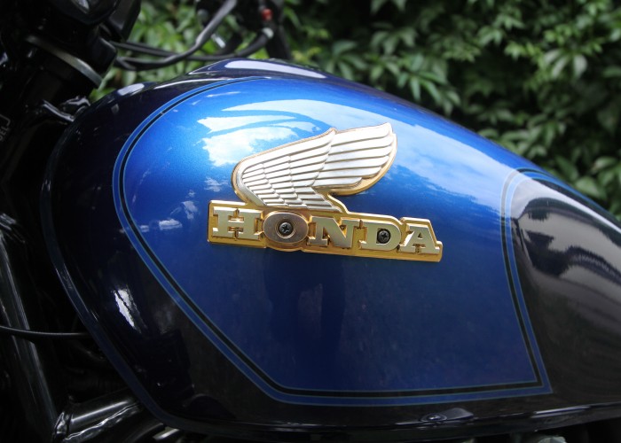 Honda CB 900 Custom logo na zbiorniku