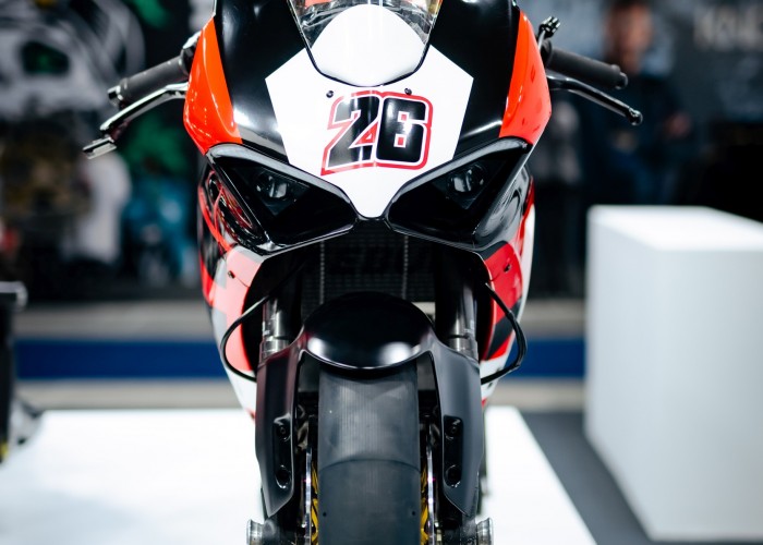 7 Motocykl Daniel Blin Ducati