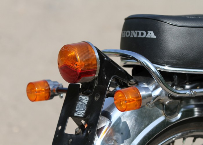 11 Honda CB 125 swiatlo kierunkowskazy