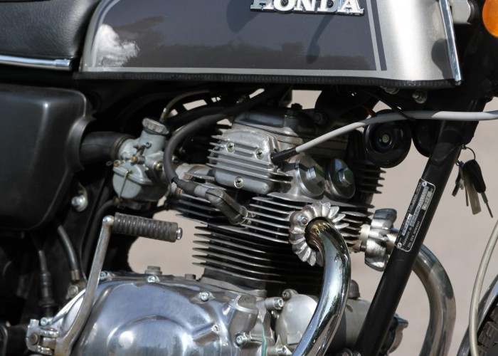 26 Honda CB 125 z bliska