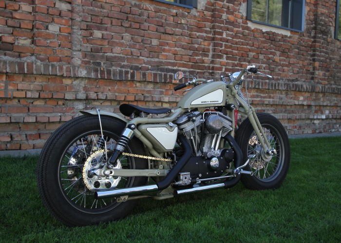 26 Harley Davidson Retro Garage Sportster