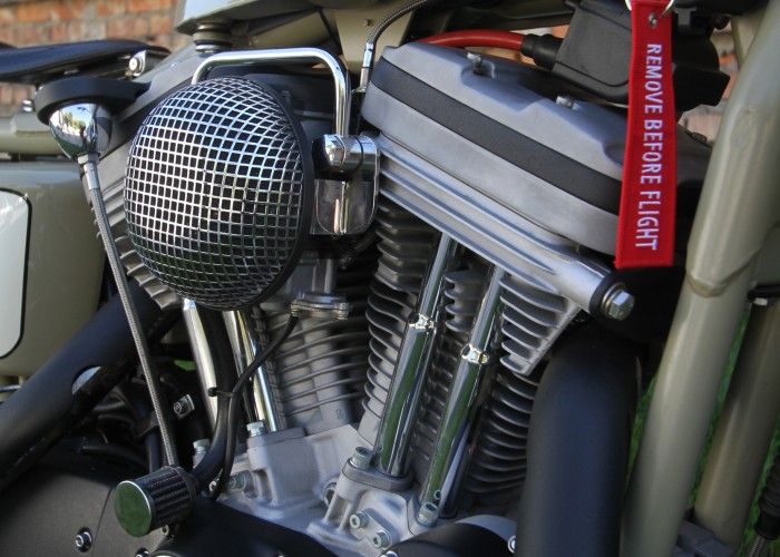 38 Harley Davidson Retro Garage Sportster detale