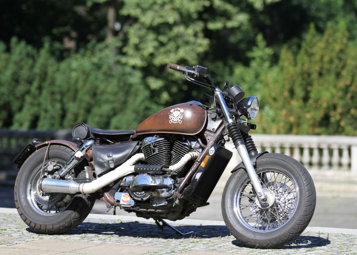 07 Honda VT 1100 Bobber z boku