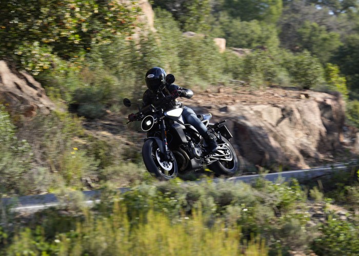 34 Husqvarna Vitpilen 801