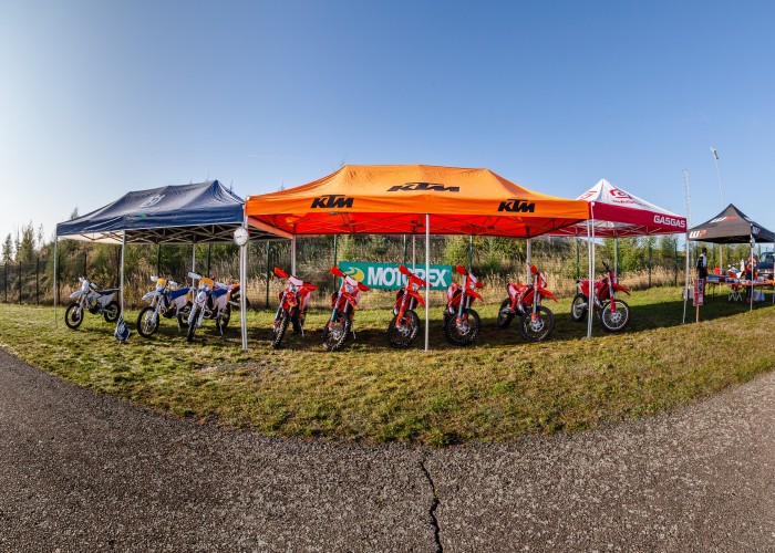 30 nowe motocykle enduro KTM HQV GasGas LimitedEditions MY2025 Brno