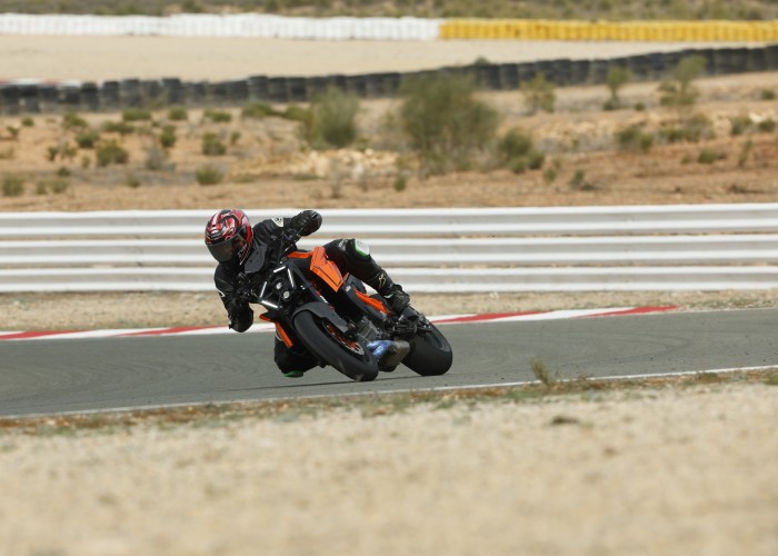 07 test KTM Superduke 1390 model 2024