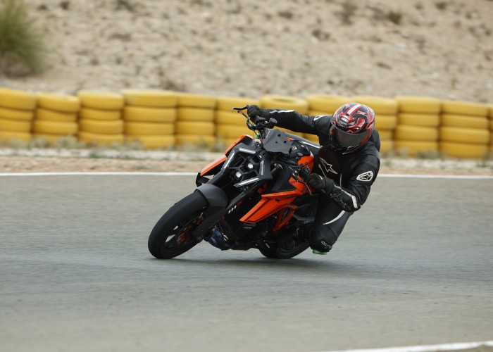 12 jazda KTM Superduke 1390 model 2024