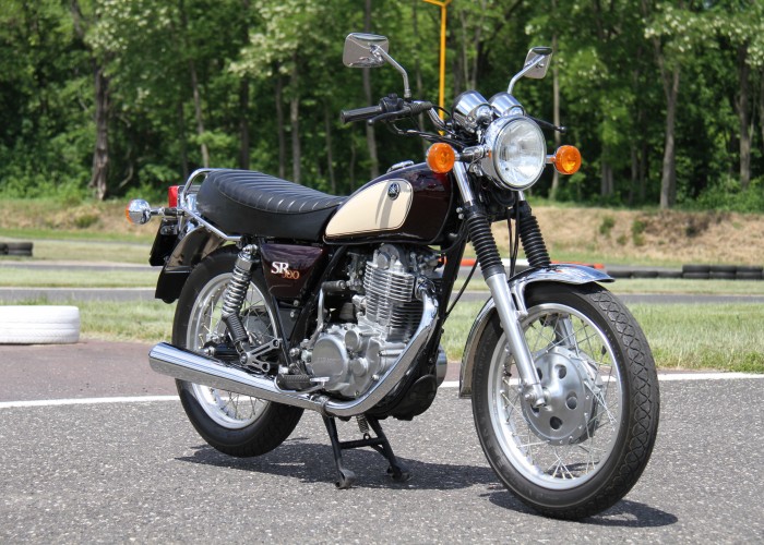 04 Yamaha SR 500 baza na oldschoolowy customizing