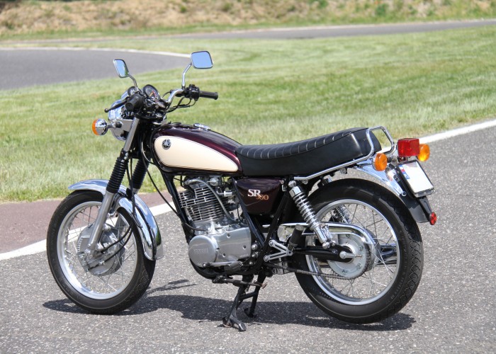 05 Yamaha SR 500 lewy bok