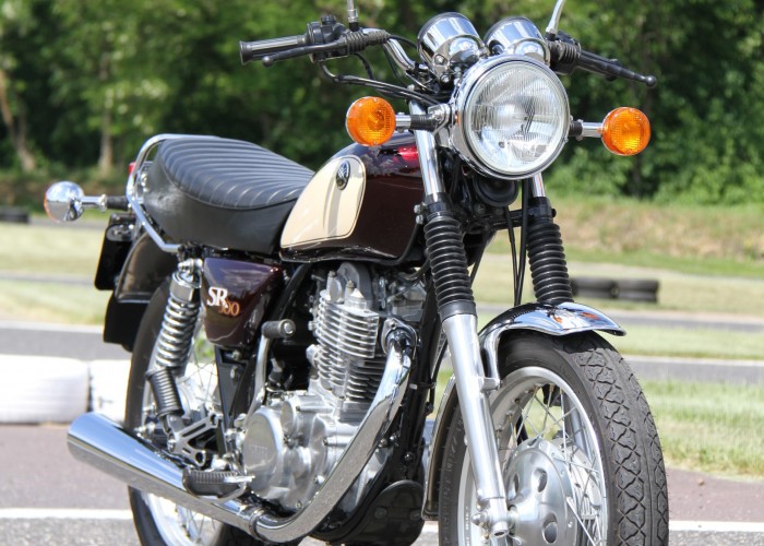 11 Yamaha SR 500 reflektor