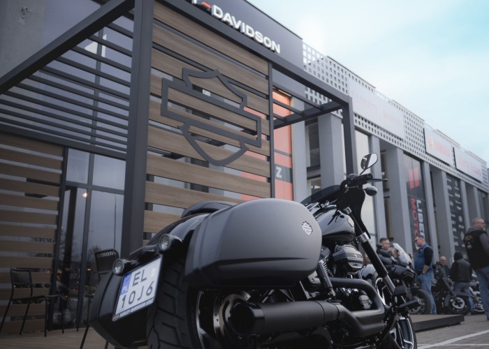 17 salon Liberty Motors Harley Davidson w Lodzi