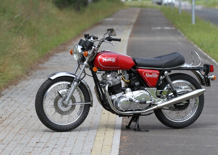 03 Norton Commando na zdjeciach