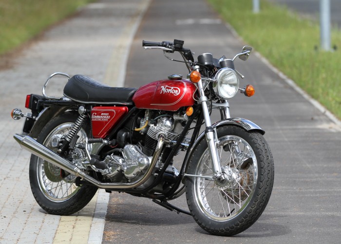 05 Norton Commando na drodze