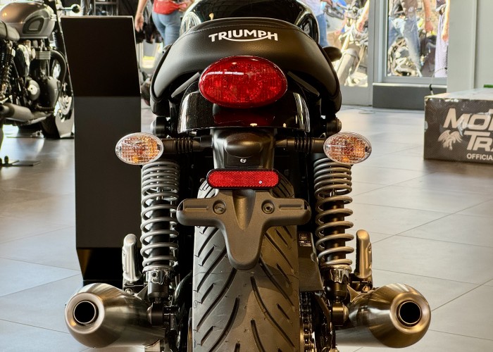 36 triumph speed twin 900 salon lodz