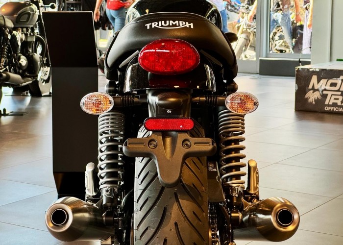 37 triumph speed twin salon lodz