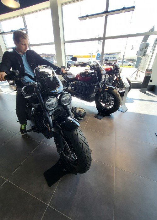 triumph rocket 3 salon lodz wlokniarzy 214