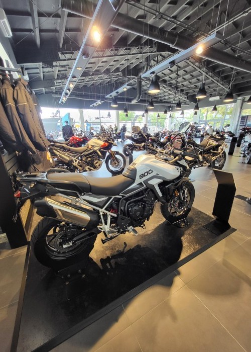 triumph tiger 900 salon lodz wlokniarzy 214