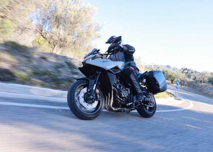 01 Honda CB1000GT 2026 test