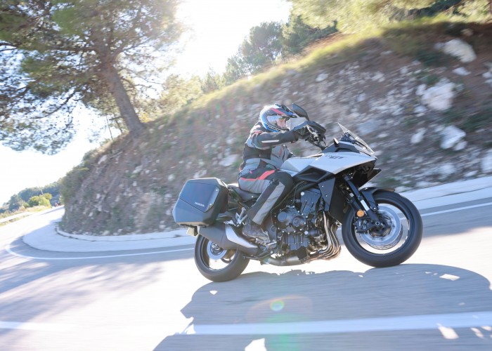 04 Honda CB1000GT 2026 na winklu