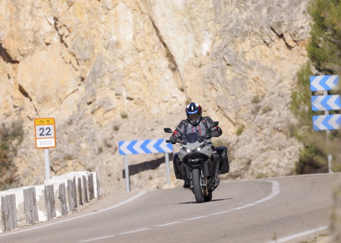 07 Honda CB1000GT 2026 na drodze