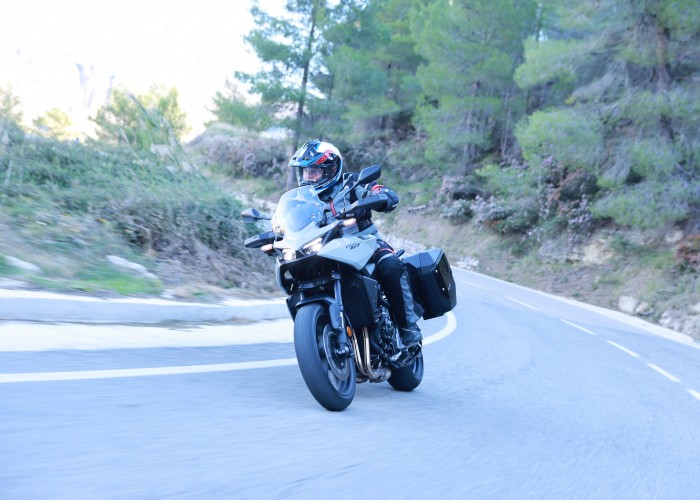 13 Honda CB1000GT 2026 nowy model