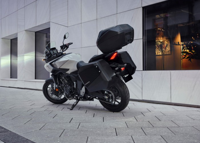 16 Honda CB1000GT 2026