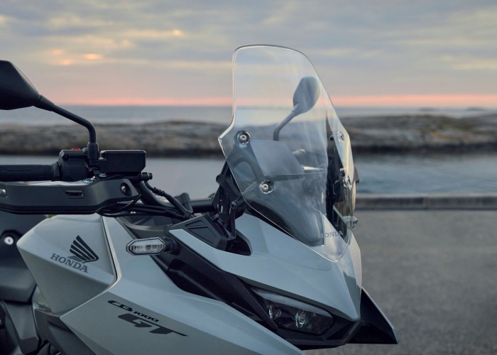 25 Honda CB1000GT 2026 podniesiona szyba