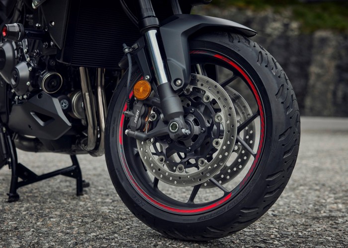 47 Honda CB1000GT 2026 kolo przod