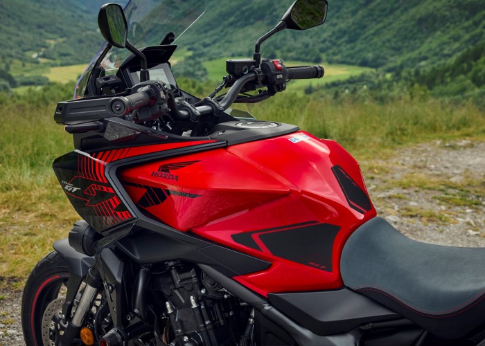 49 Honda CB1000GT 2026