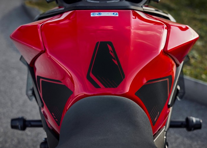 53 Honda CB1000GT 2026 bak