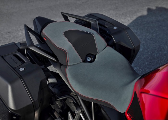 57 Honda CB1000GT 2026 kanapa