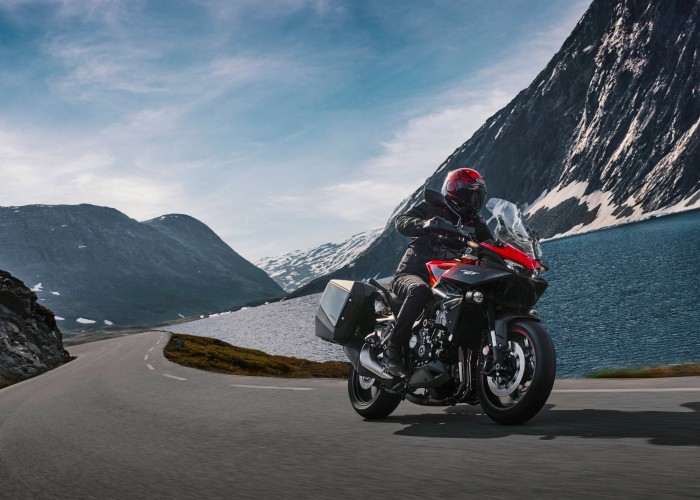 60 Honda CB1000GT 2026