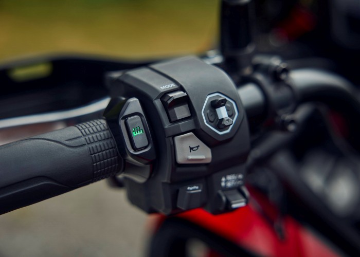 78 Honda CB1000GT 2026 przelaczniki