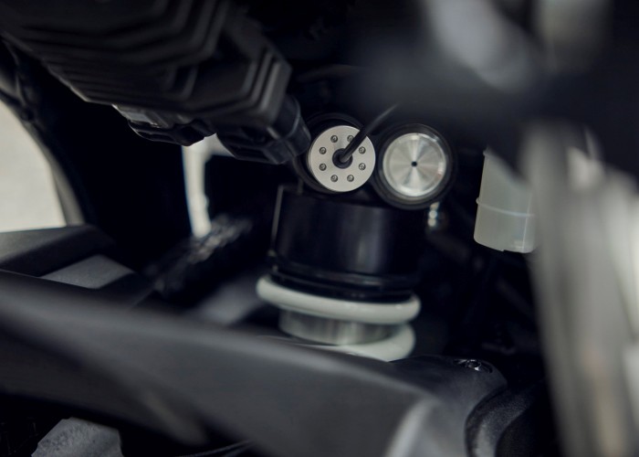 82 Honda CB1000GT 2026 zawieszenie tyl