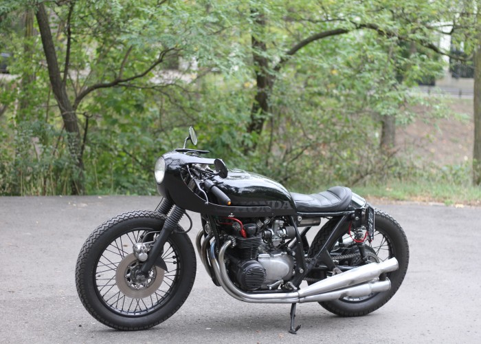 42 Honda CB 550 Hookie Black Mamba sesja zdjeciowa