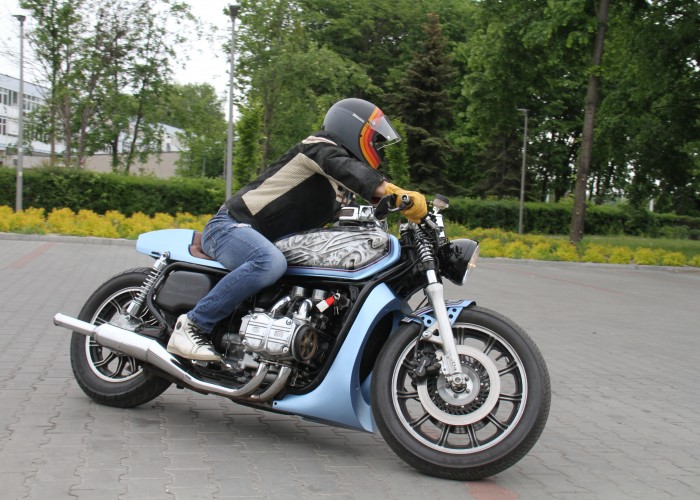 04 Honda Goldwing 1100 custom cafe racer