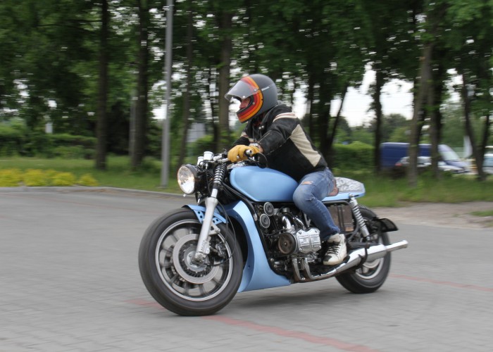 05 Honda Goldwing 1100 cafe racer test