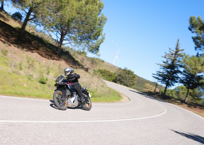10 Honda Transalp 750 2025 na jezdni