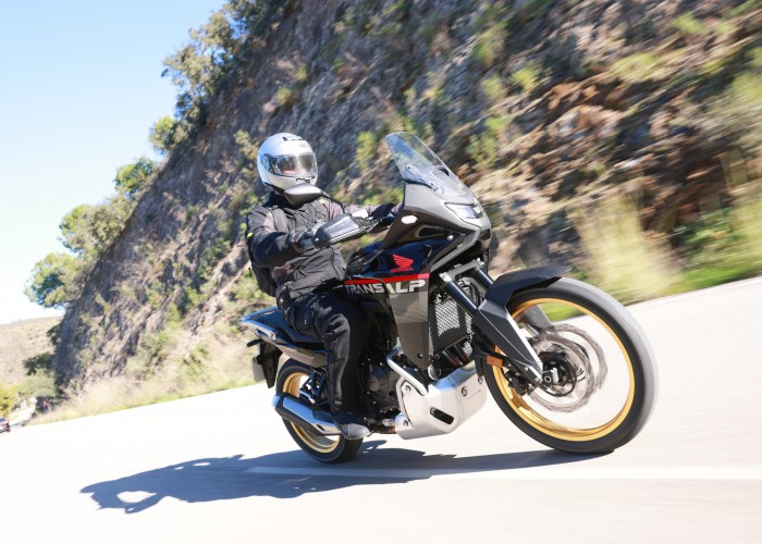 32 nowy model Transalp 750 2025