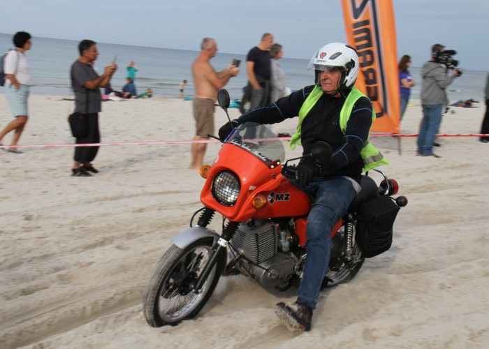 rajd baltycki czerwona MZ