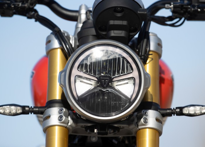 Triumph Speed Twin 1200 RS reflektor