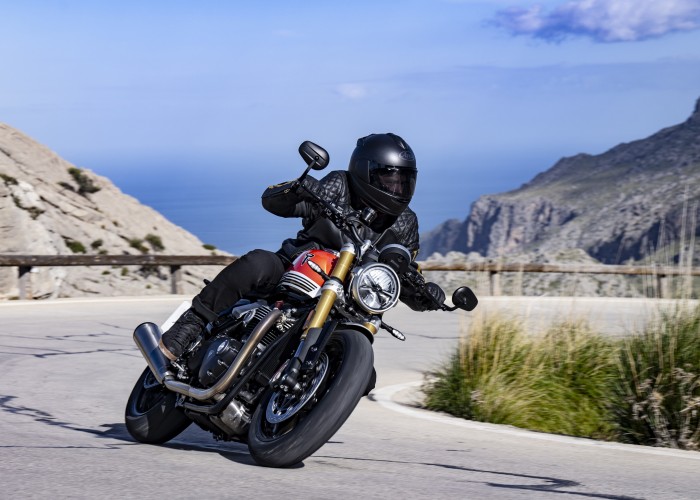 Triumph Speed Twin 1200 RS w akcji