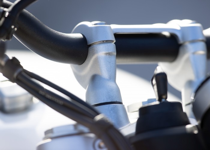 Triumph Speed Twin 1200 mocowanie kierownicy