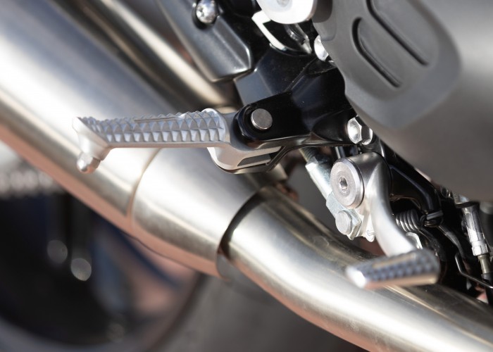 Triumph Speed Twin 1200 podnozek